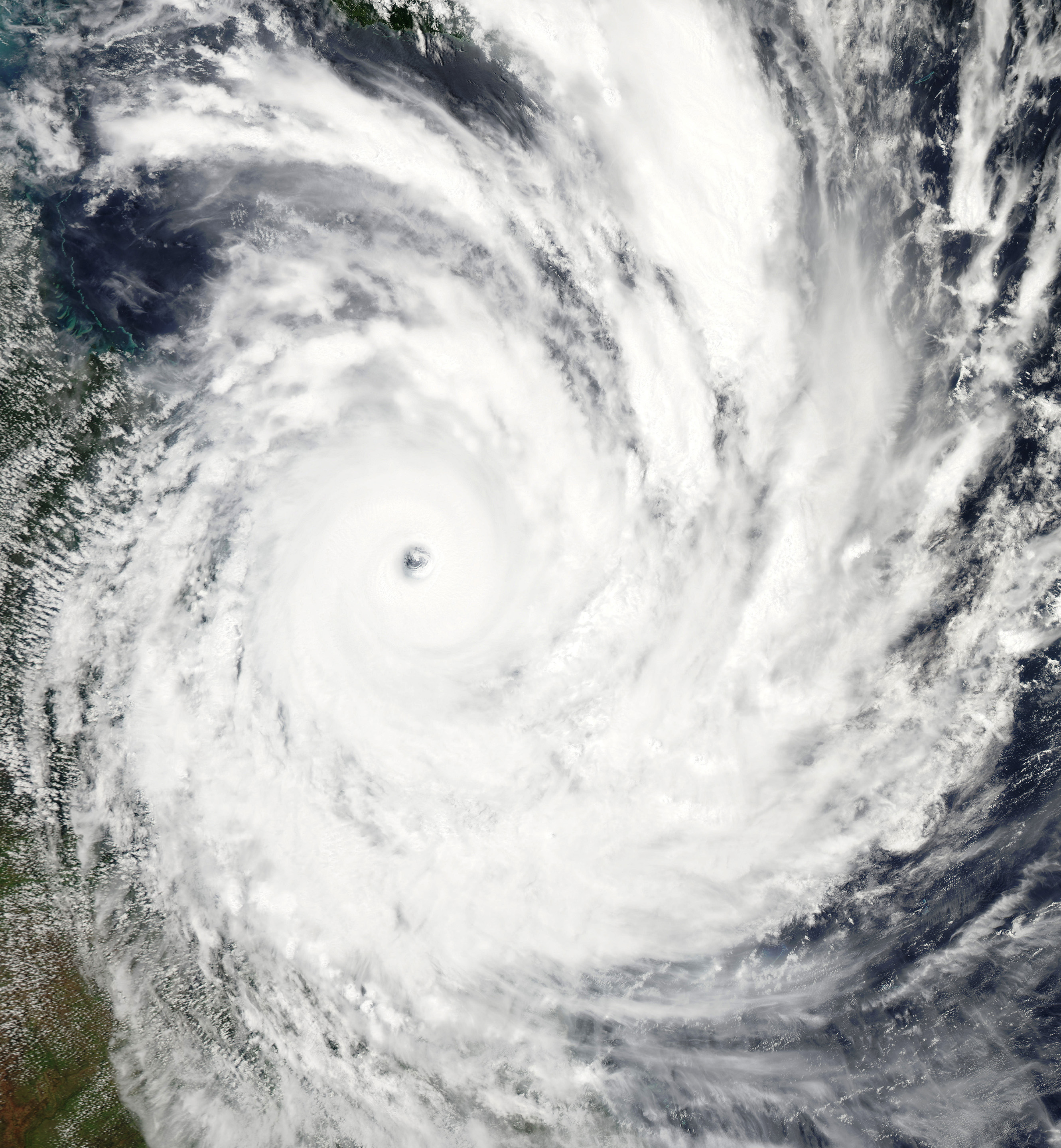Tropical Cyclone Yasi, 2 February 2011