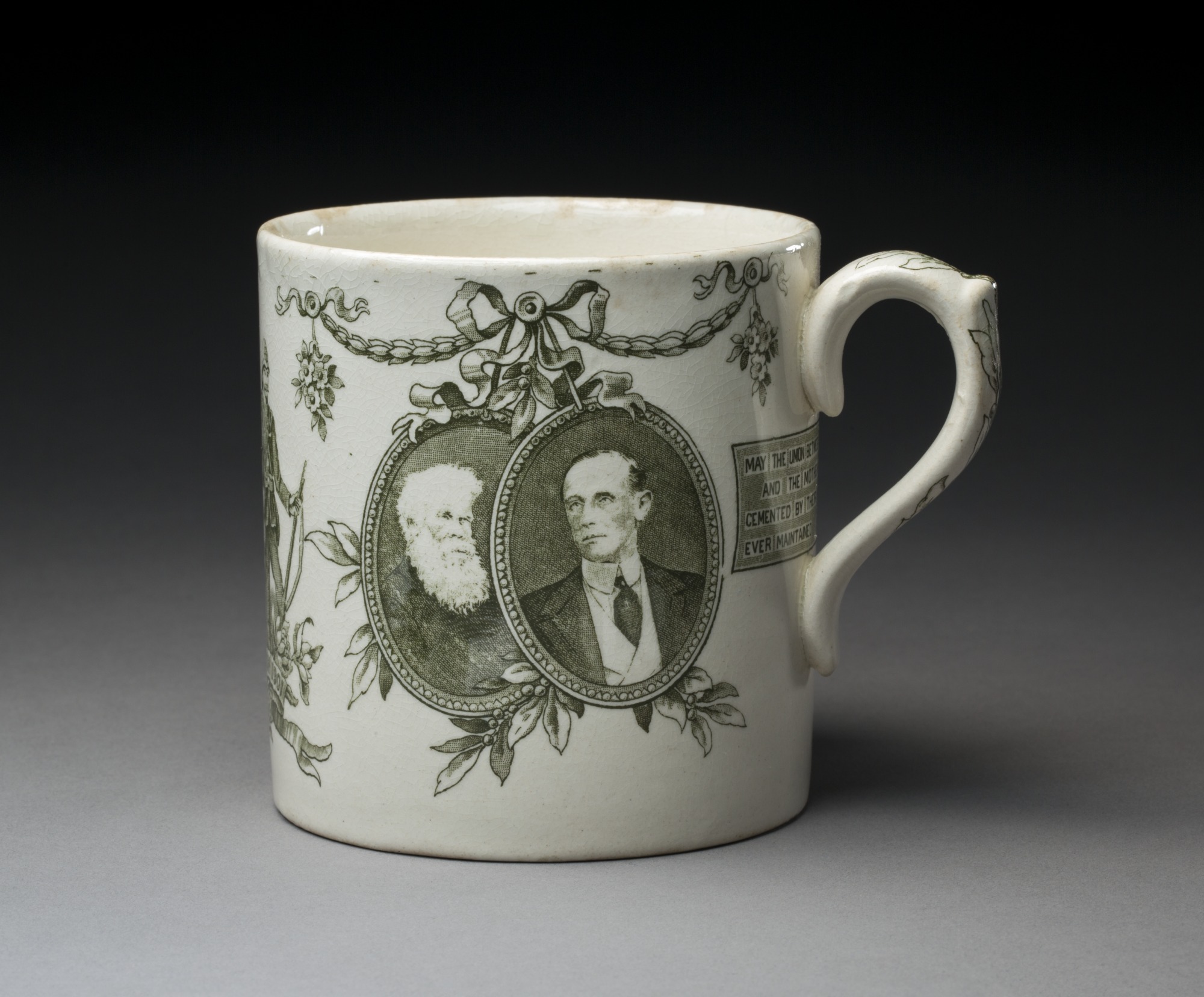 Commemorative mug for the Federation of Australia in 1901.