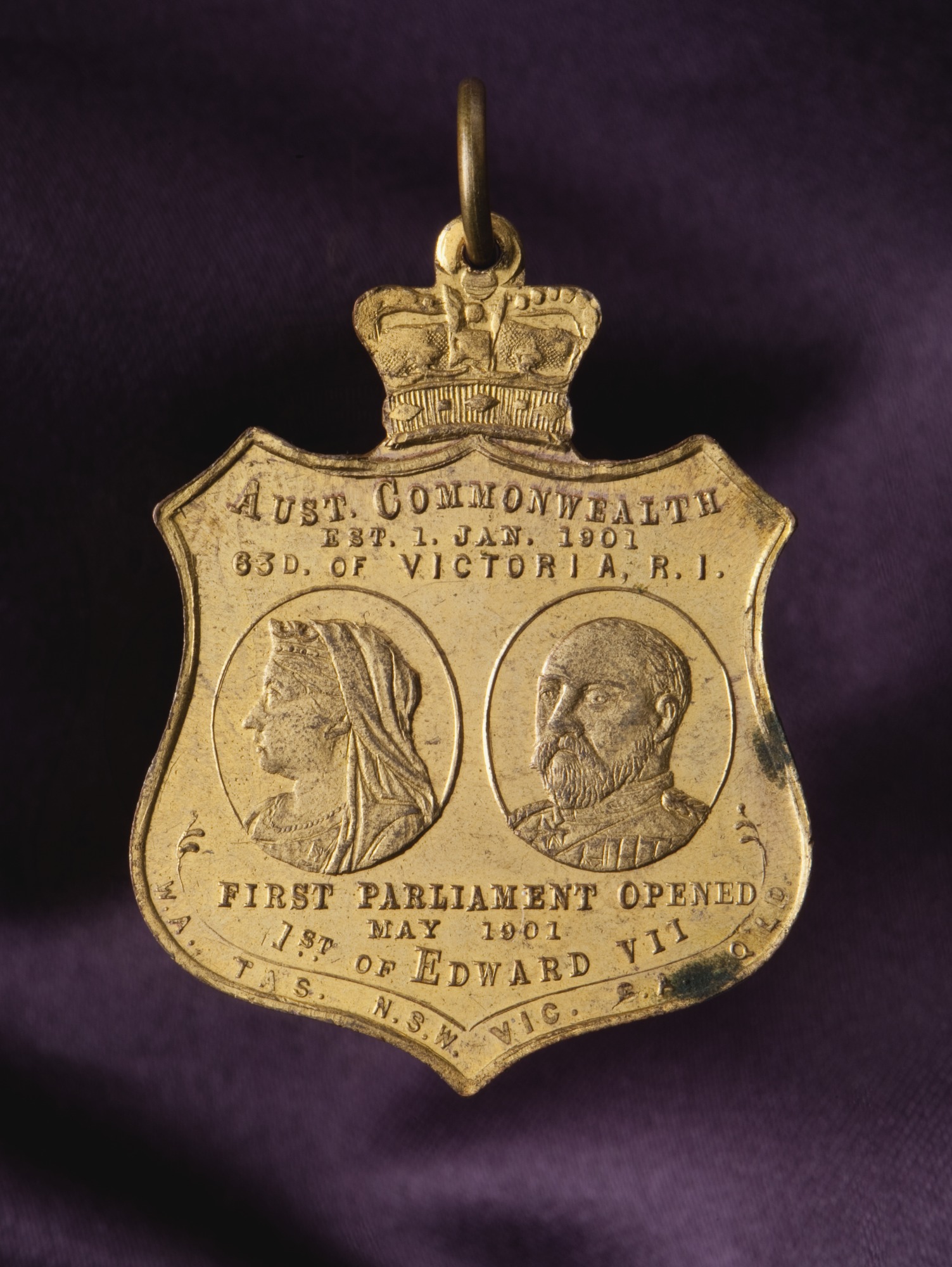 Australian Commonwealth Federation medallion.