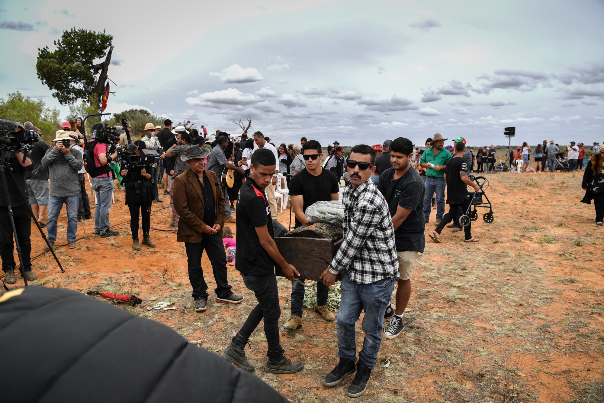 Mungo Man’s remains returned home.