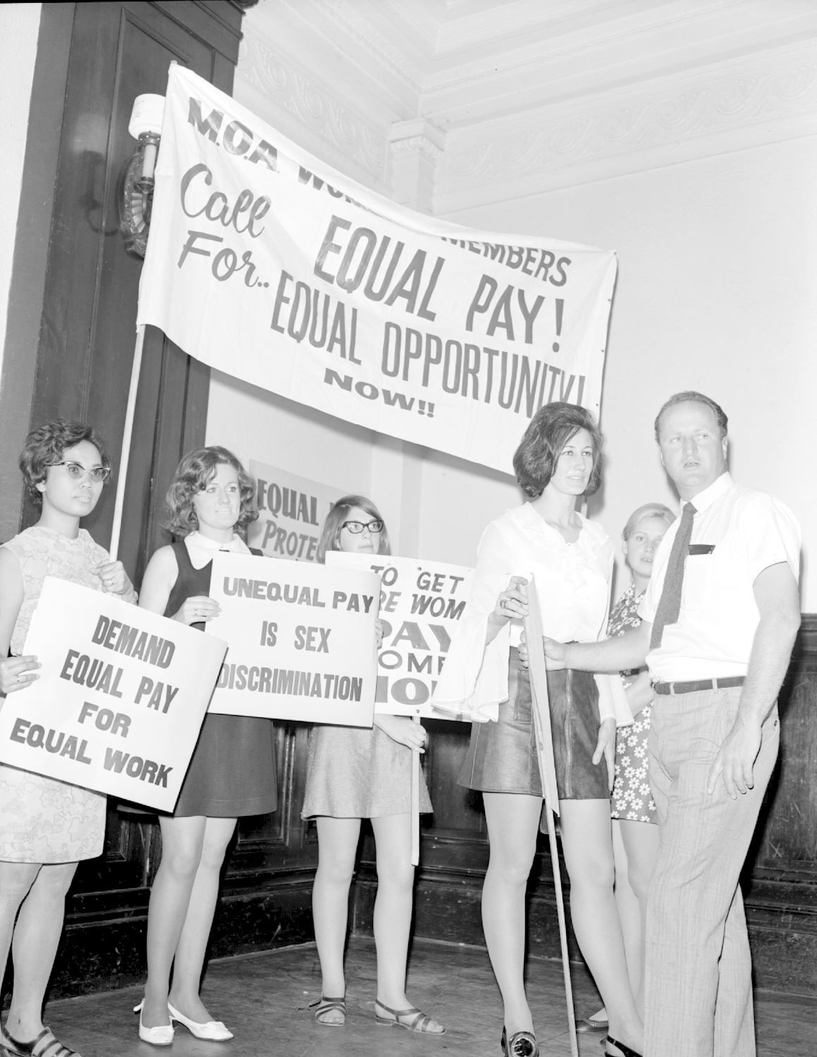 Equal pay protest, Melbourne Town Hall, 20 February 1969
