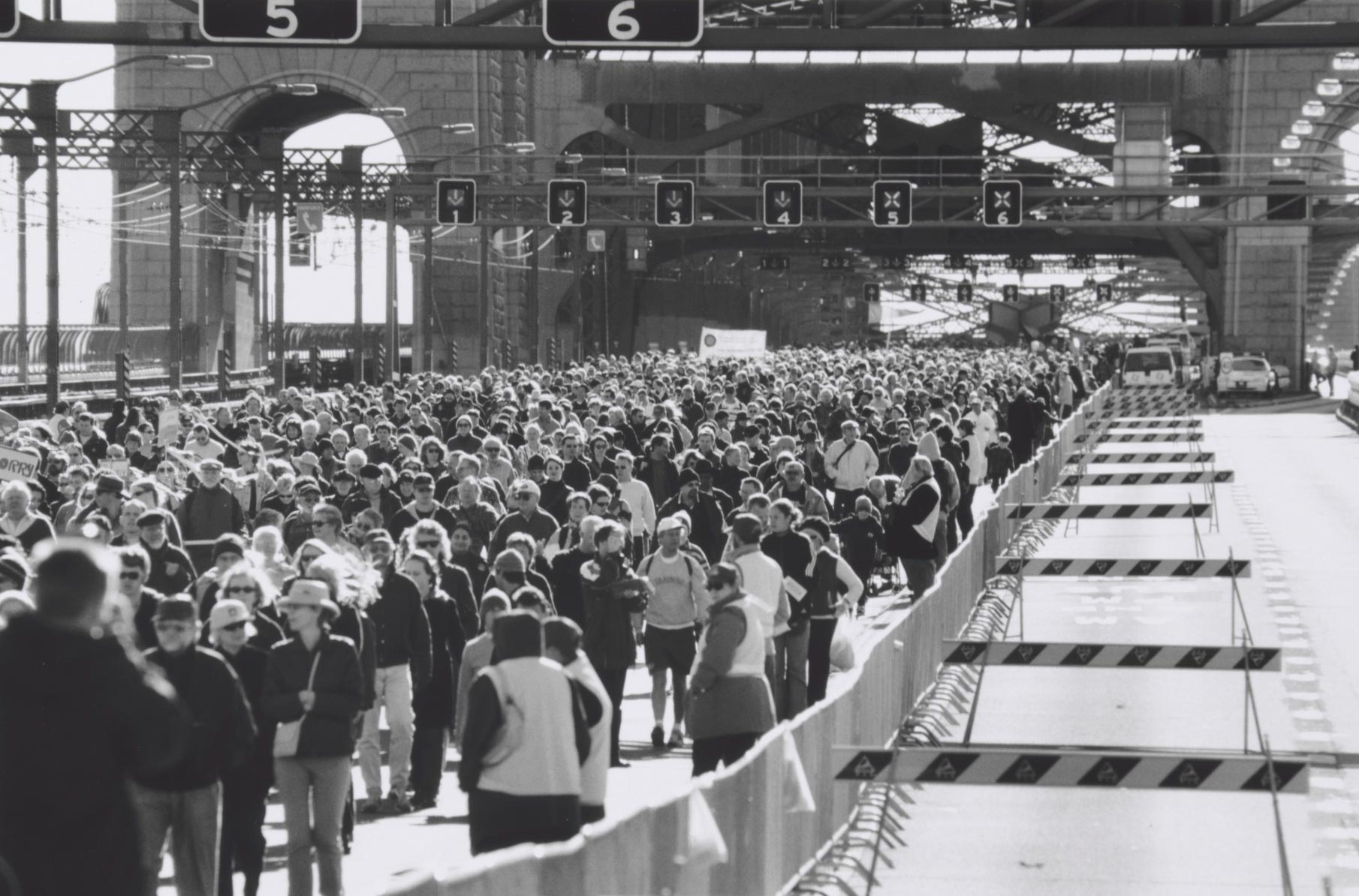 Crowd on the Sydney Harbour Bridge during the Walk for Reconciliation, 2000.