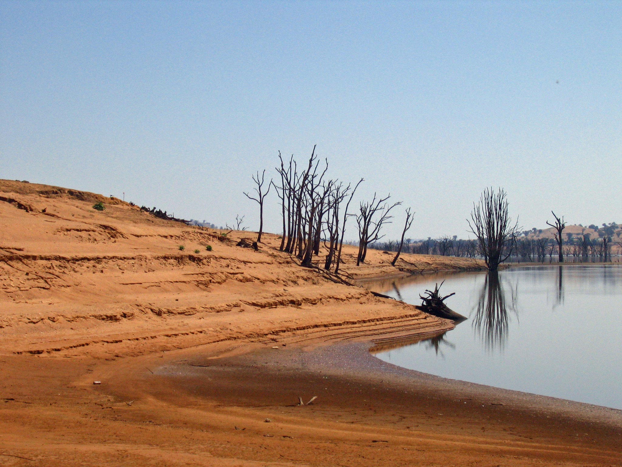 Lake Hume, Victoria, 2007.