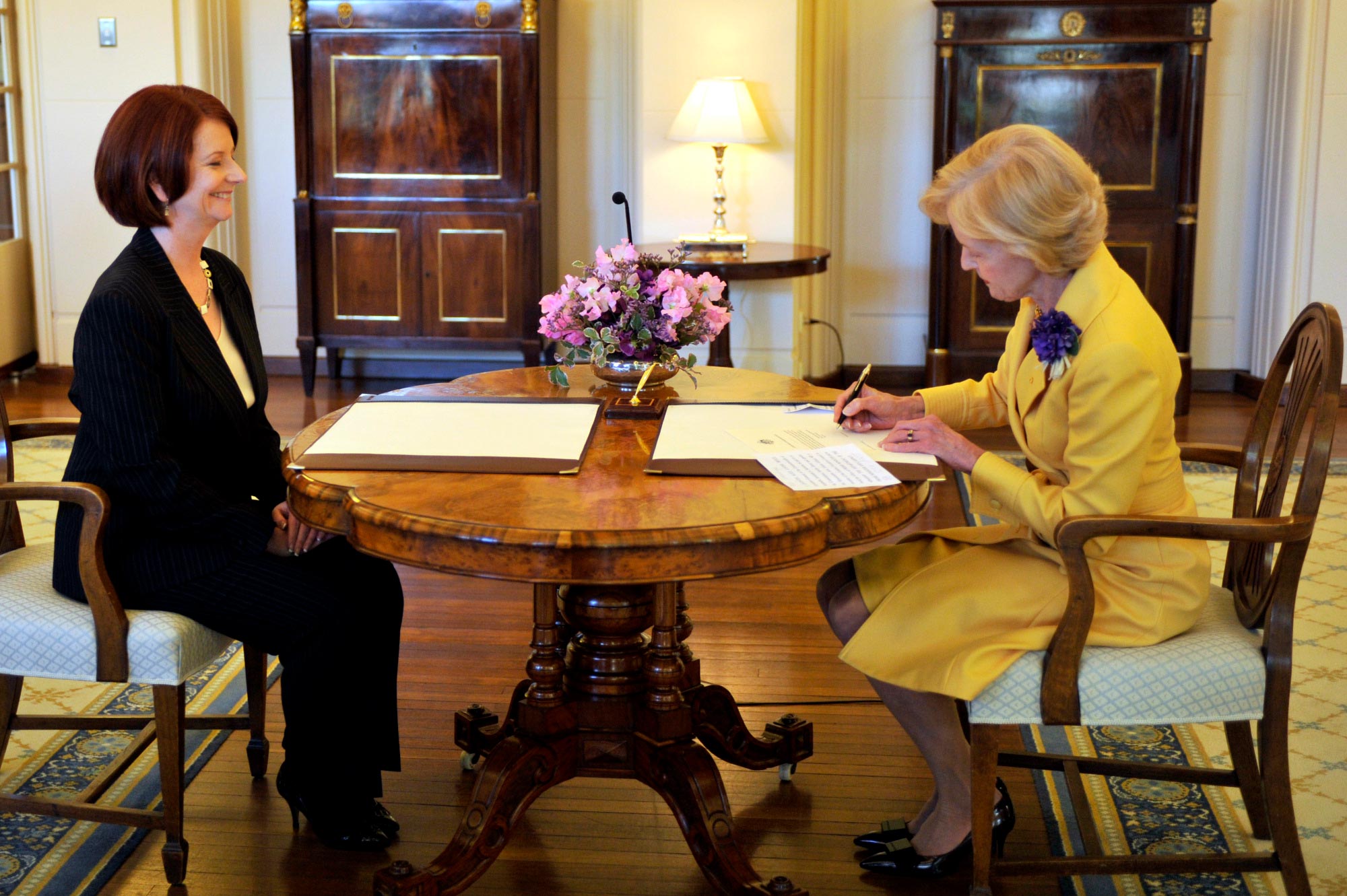 <p>Governor-General Quentin Bryce signs Julia Gillard’s commission as prime minister of Australia at Government House, Canberra, 24 June 2010</p>
