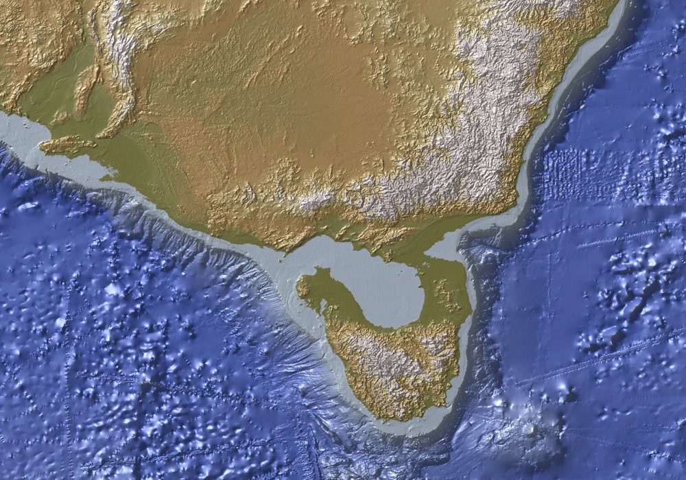 These maps show how the land bridge between Tasmania and the Australian mainland changed –and eventually disappeared –over time.