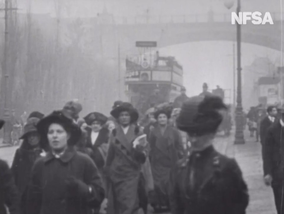 Suffragettes’ march (1920) (silent)