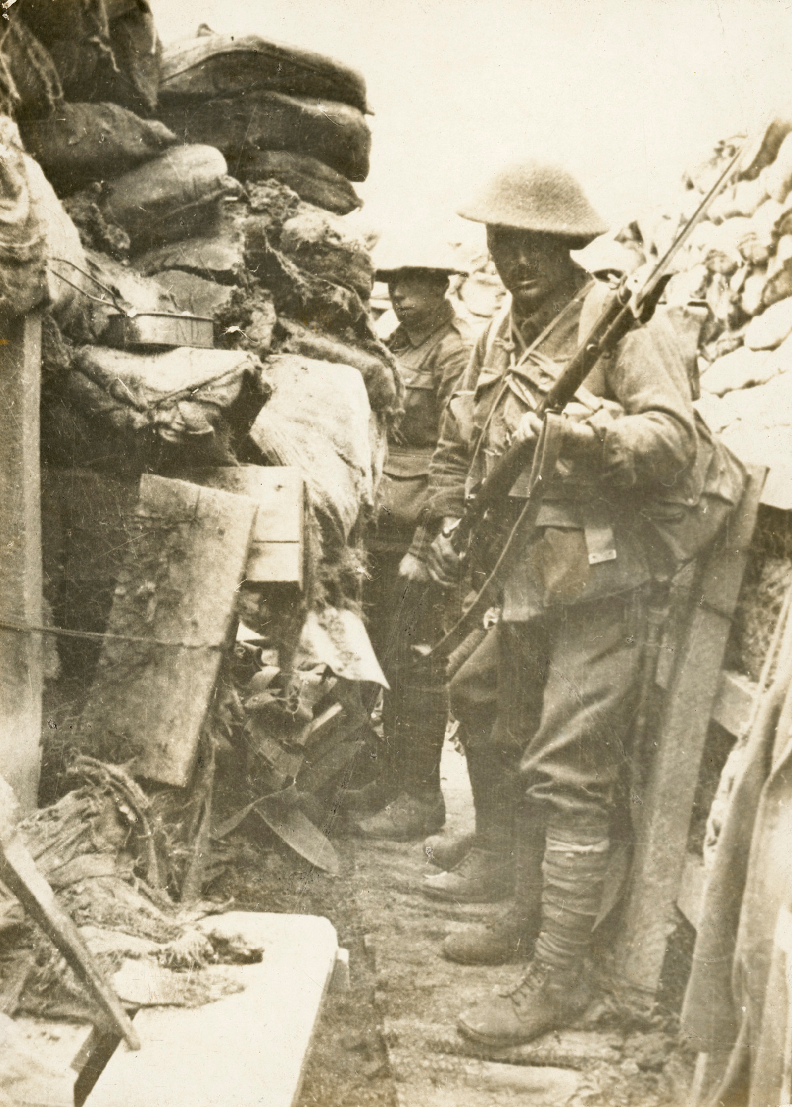 Men of the 53rd Battalion in a trench a few minutes before the launching of the attack of Fromelles, 1916