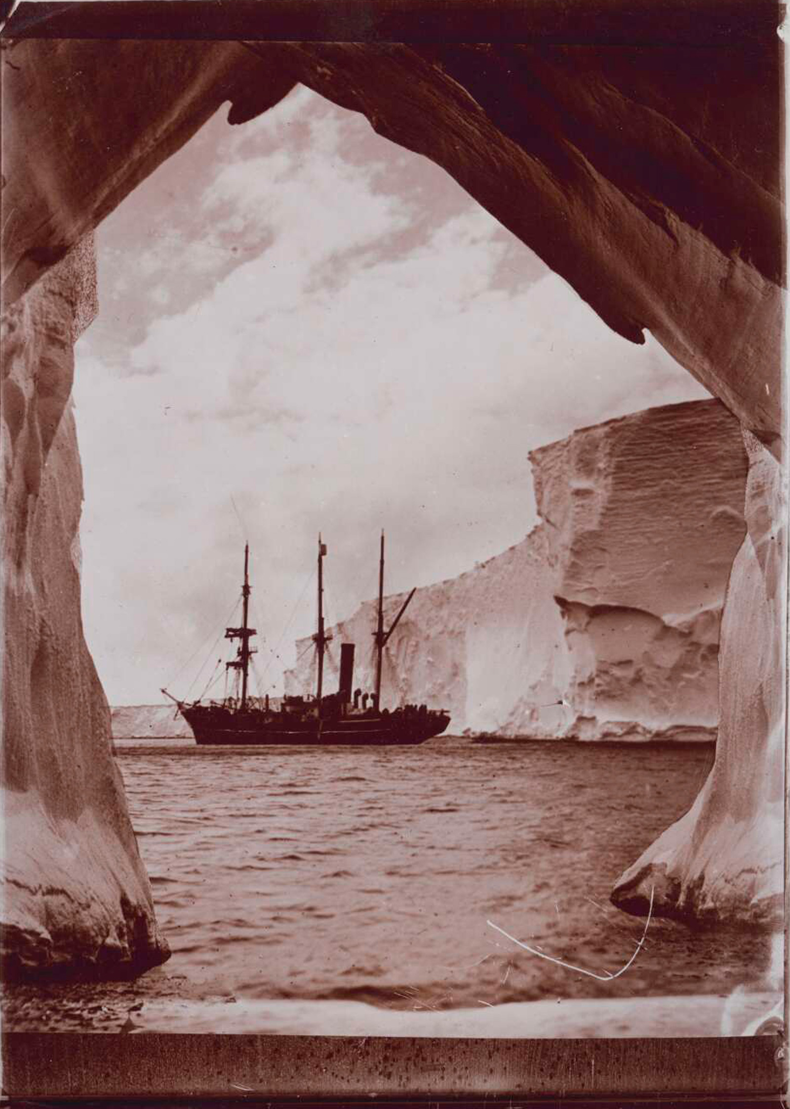 <p>A glimpse from within the cavern of the Mertz Glacier, Australasian Antarctic Expedition, 1911–1914</p>
