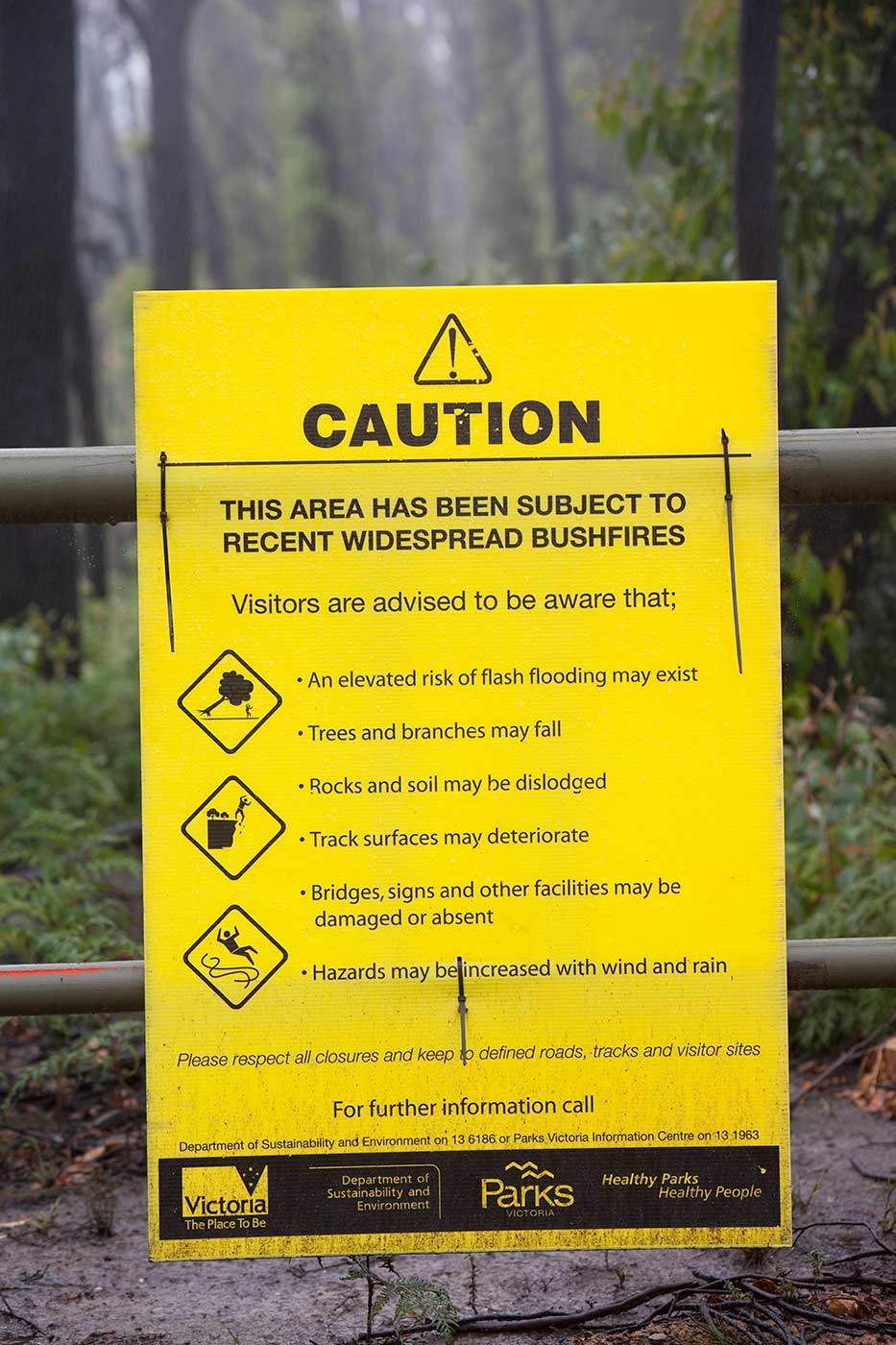 <p>Bushfire warning sign near Kinglake, Victoria after the 2009 bushfires</p>
