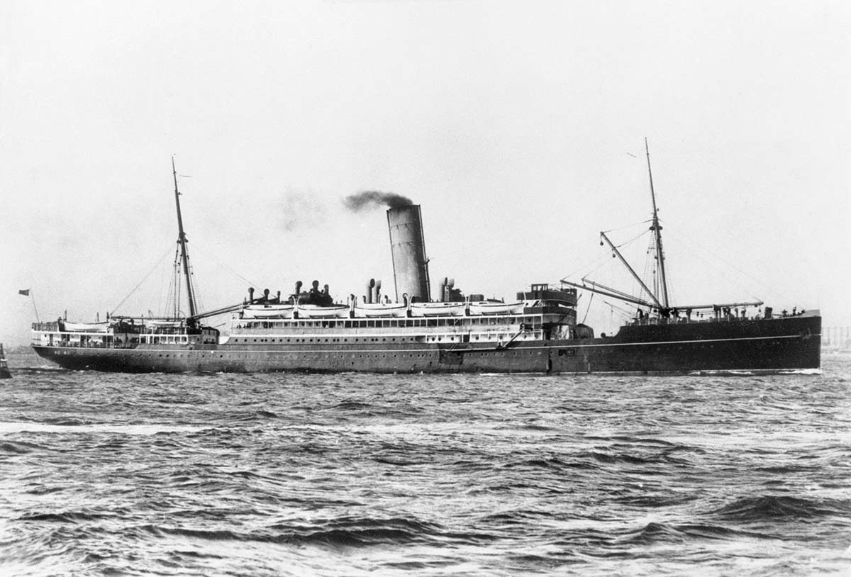 <p>Starboard side view of the cargo and passenger vessel SS <em>Zealandia</em></p>