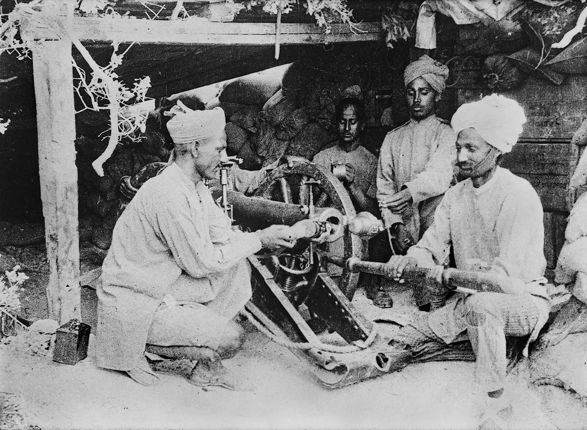 A group of unidentified Indian gunners, Gallipoli, 1915.